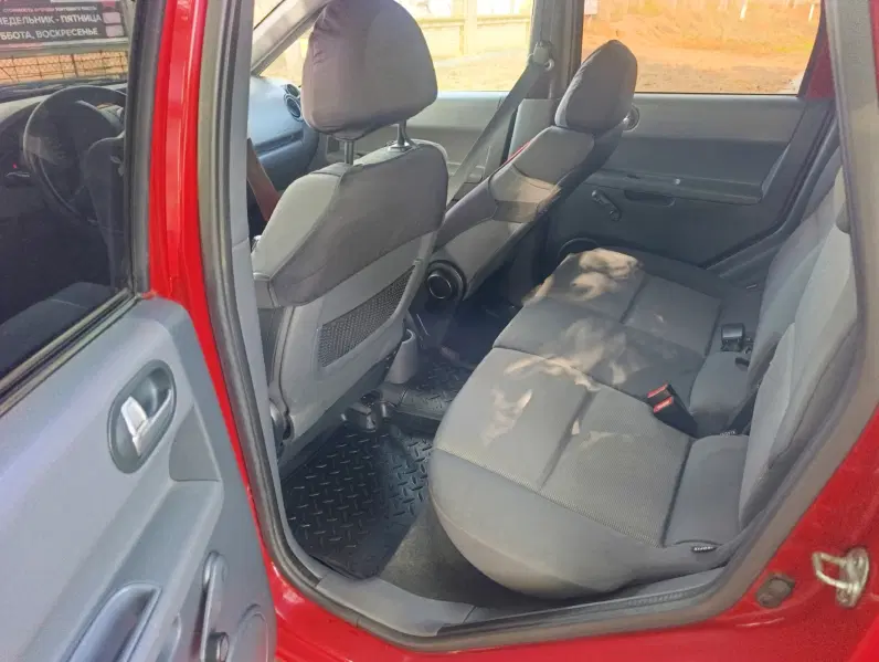 Mitsubishi Colt, 2005