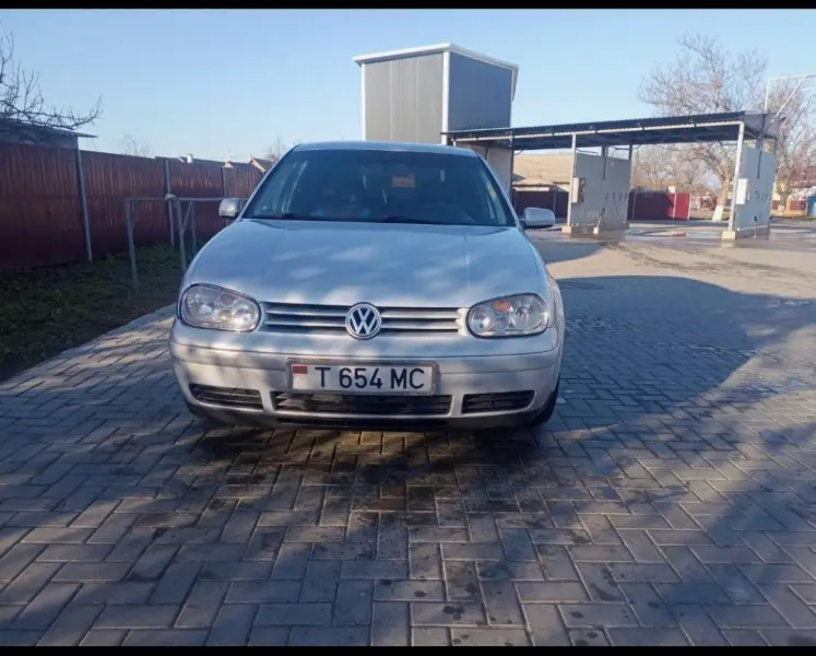 Volkswagen Golf, 2000