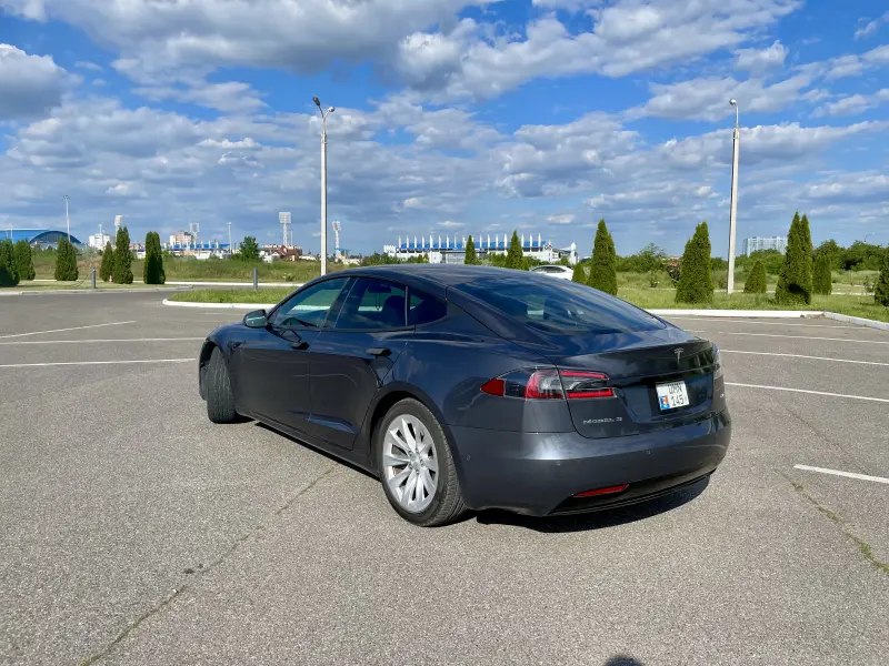 TESLA S, 2019