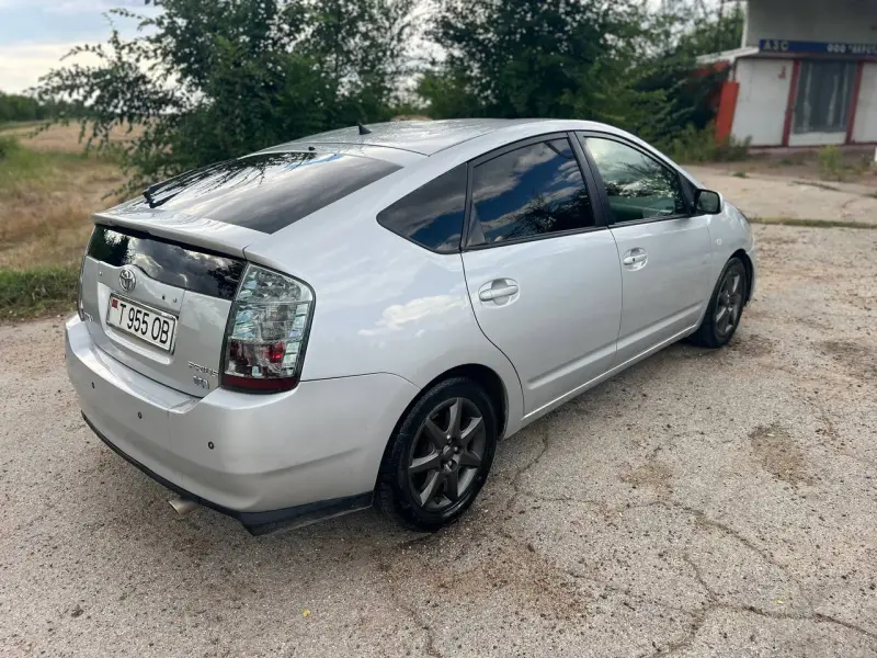 Toyota Prius, 2005