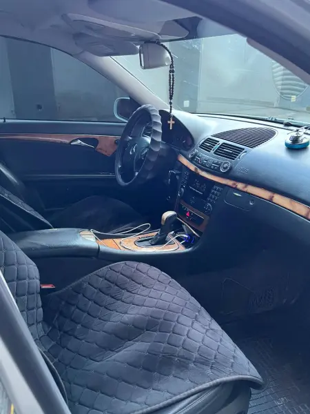 Mercedes-Benz E-Class, 2004