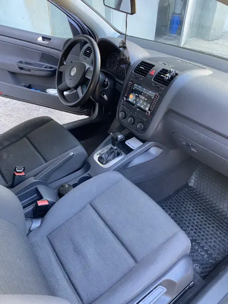 Volkswagen Golf, 2004
