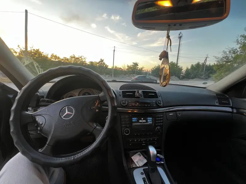 Mercedes-Benz E-Class, 2002