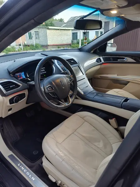 Lincoln MKZ, 2014
