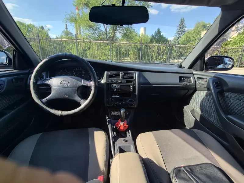 Toyota Carina, 1995