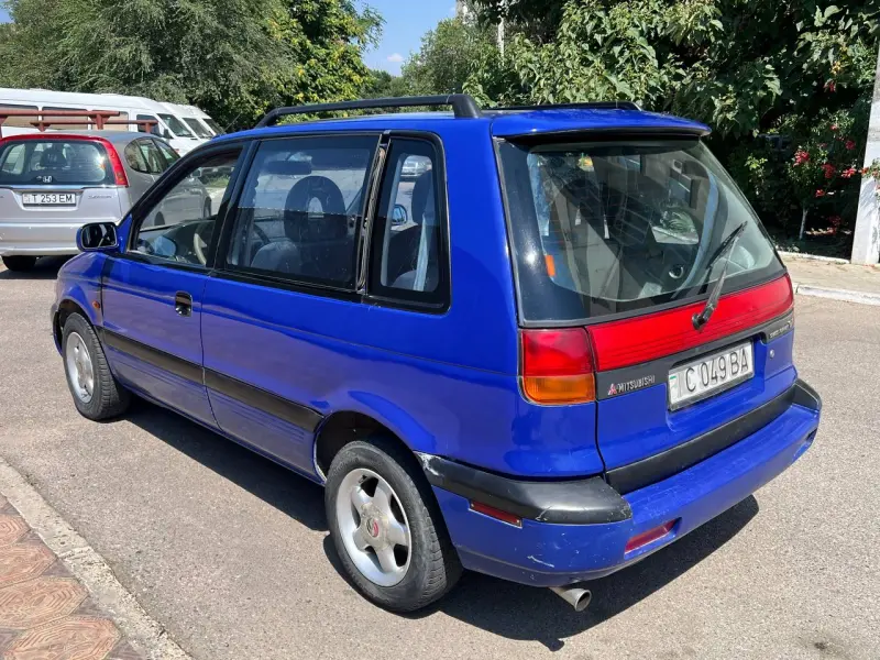 Mitsubishi Space Star, 1998