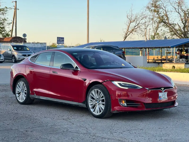 TESLA S, 2017