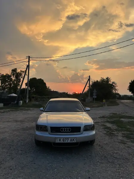 Audi A8, 1999