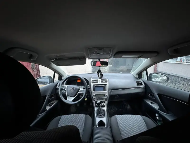 Toyota Avensis, 2011