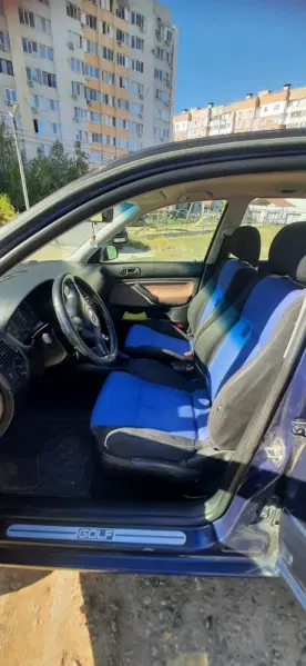 Volkswagen Golf, 2001