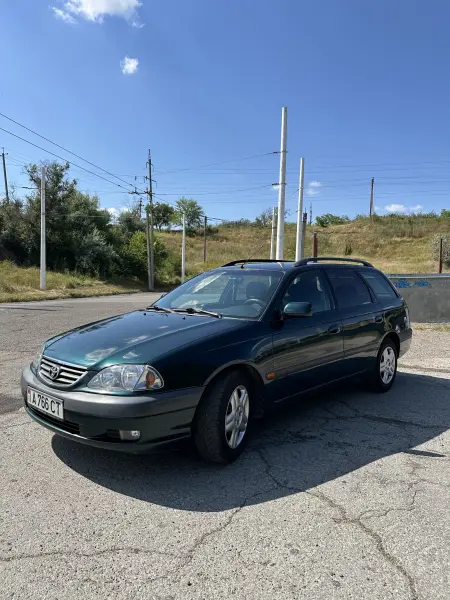 Toyota Avensis, 2000