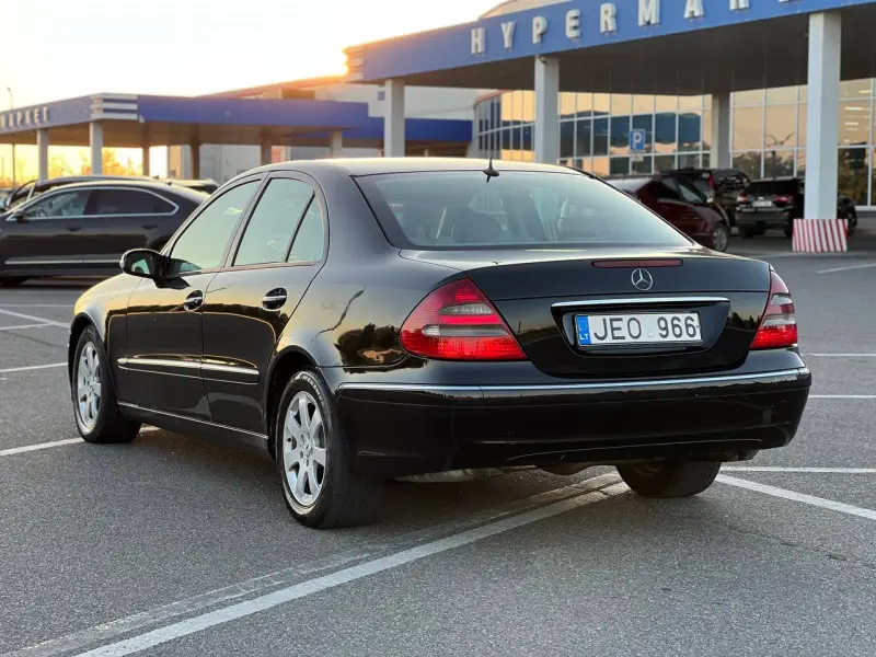 Mercedes-Benz E-Class, 2002