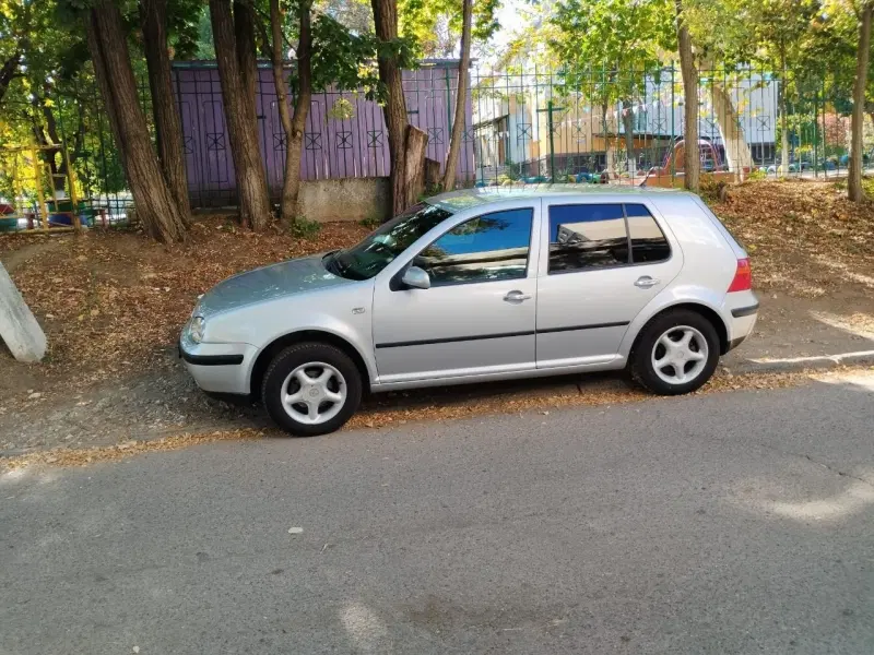 Volkswagen Golf, 2002