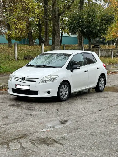 Toyota Auris, 2012