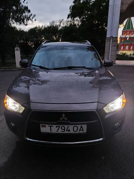 Mitsubishi Outlander, 2011