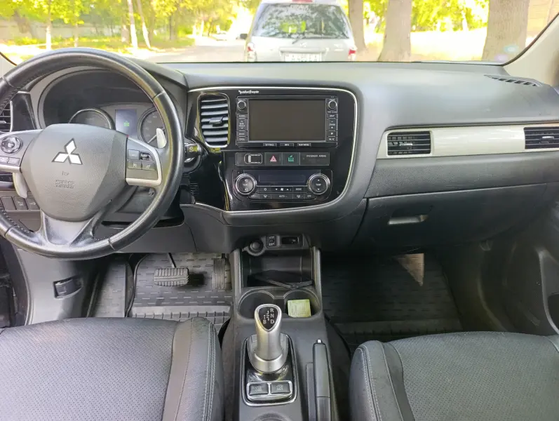 Mitsubishi Outlander, 2013