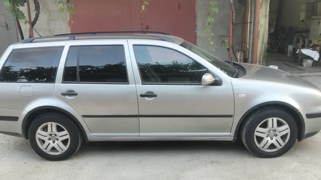 Volkswagen Golf, 2002
