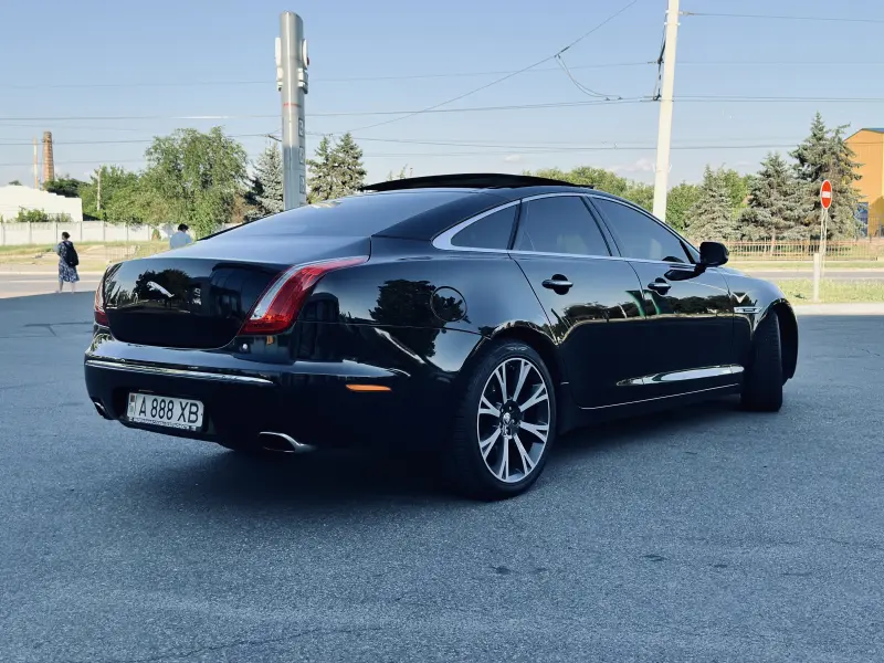 Jaguar XJ, 2012