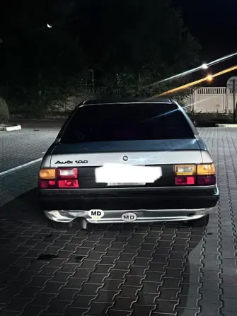 Audi 100, 1985