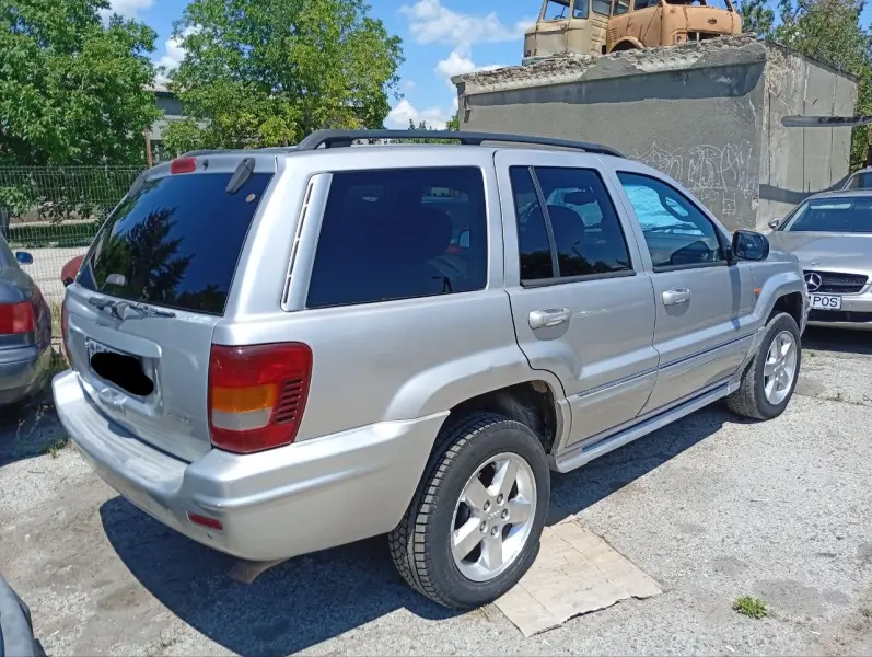 Jeep Cherokee, 2004
