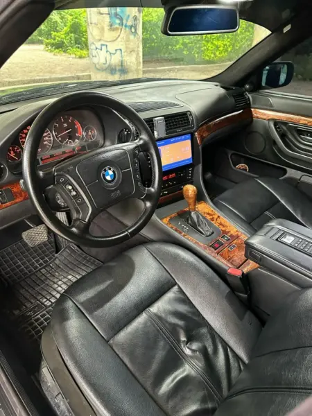 BMW 7 Series, 2000