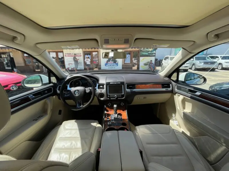 Volkswagen Touareg, 2013