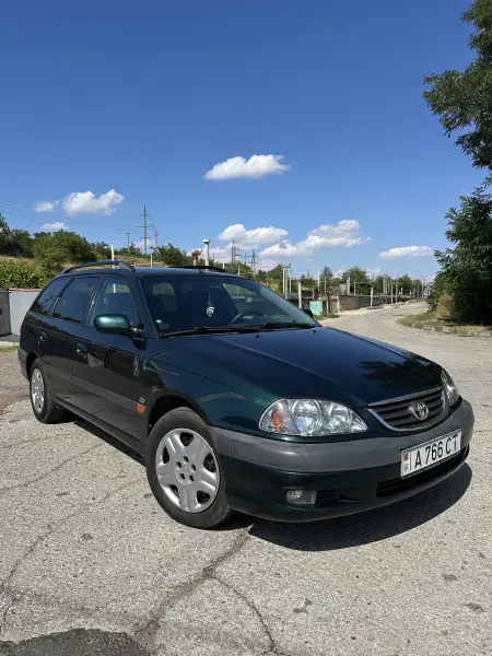 Toyota Avensis, 2000