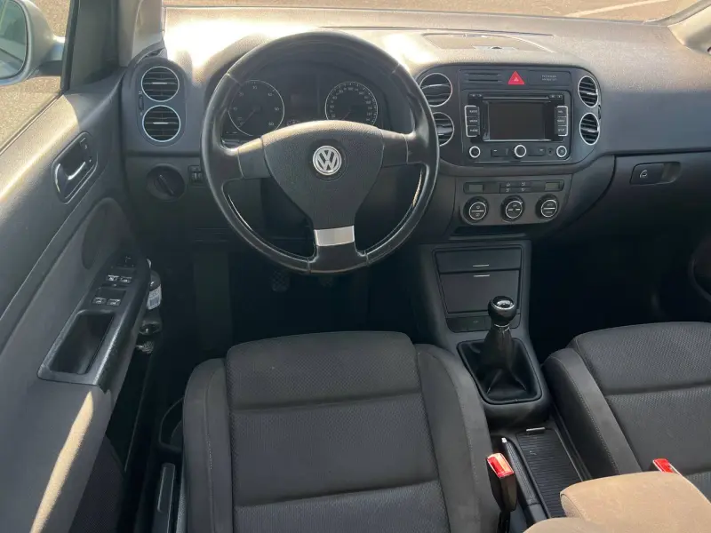 Volkswagen Golf, 2005