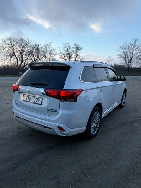 Mitsubishi Outlander, 2019