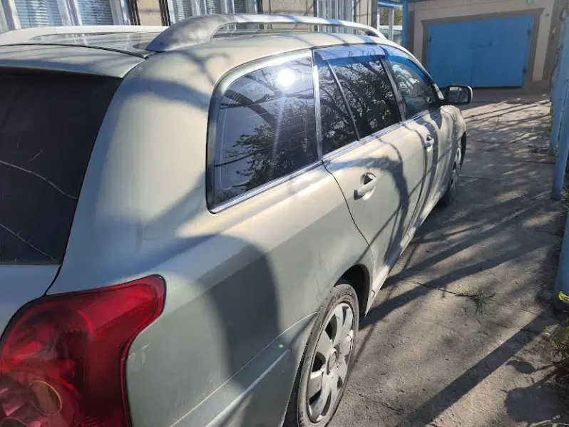 Toyota Avensis, 2004