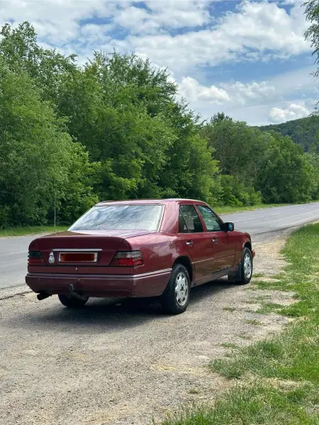 Mercedes-Benz E-Class, 1993