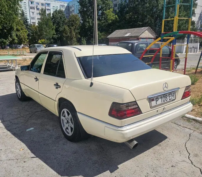 Mercedes-Benz E-Class, 1995