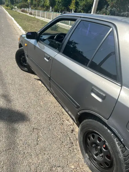 Mazda 323, 1995