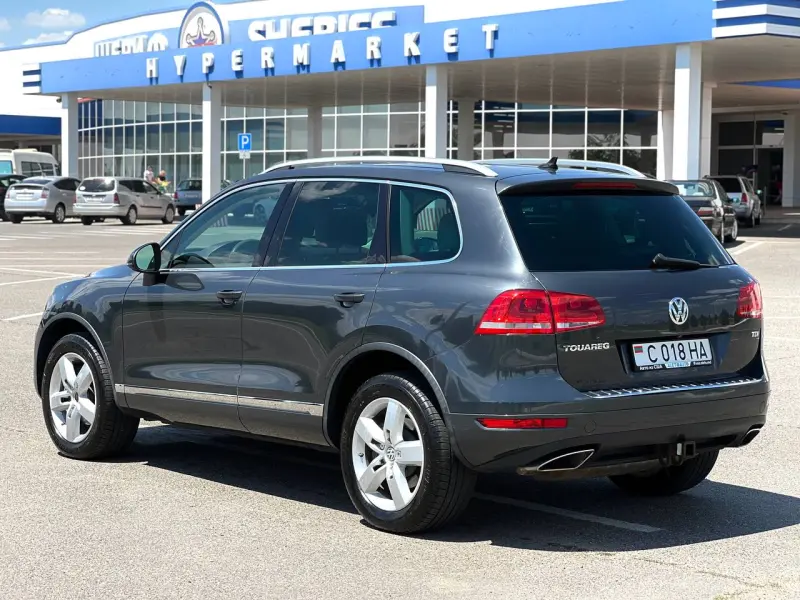 Volkswagen Touareg, 2011