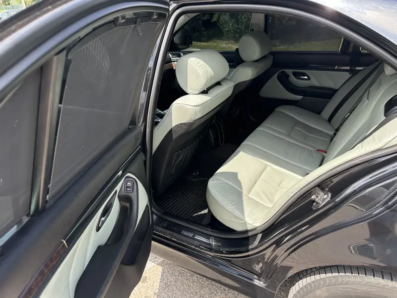 BMW 5 Series, 2001