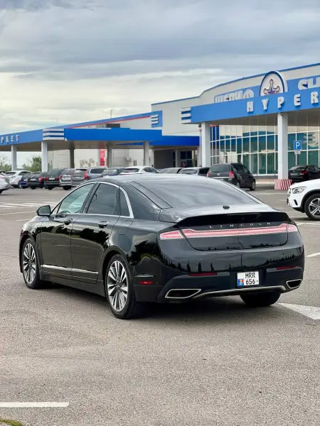Lincoln MKZ, 2017