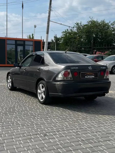 Lexus IS, 2000