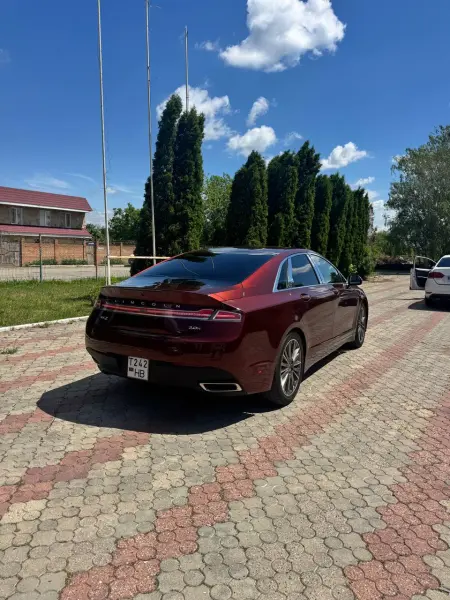 Lincoln MKZ, 2014