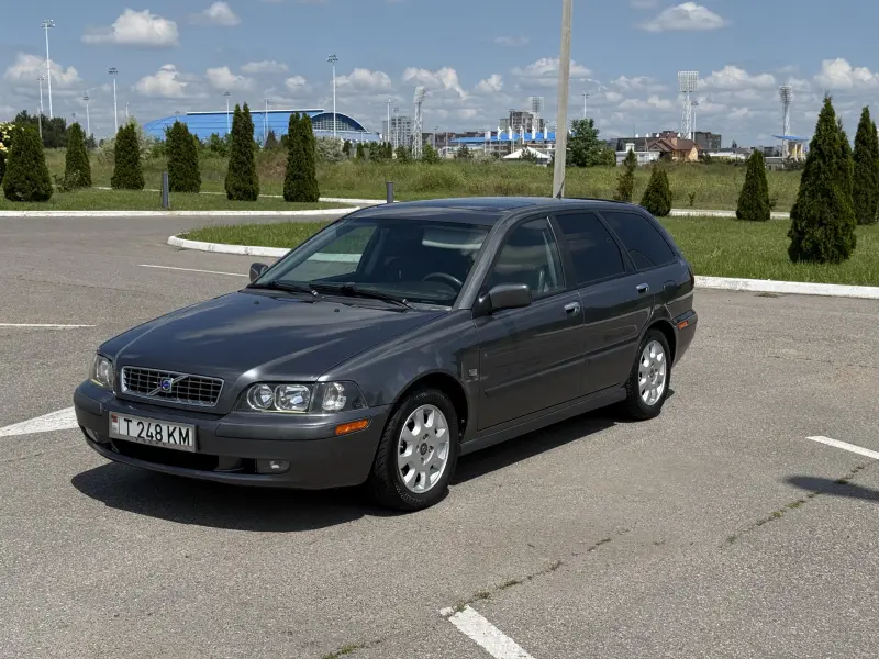 Volvo V40, 2003