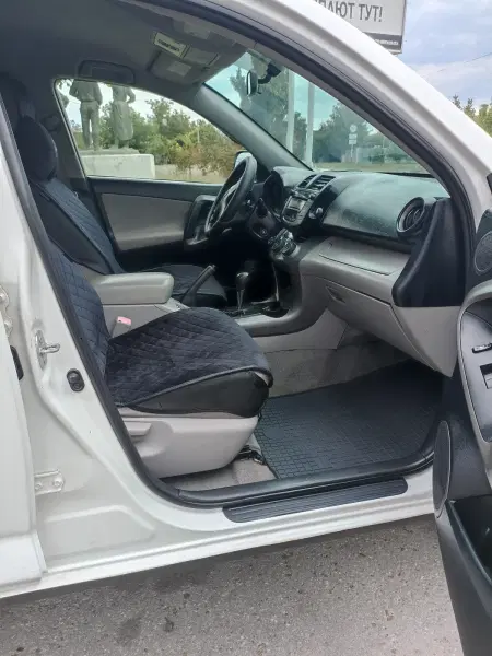 Toyota RAV4, 2006
