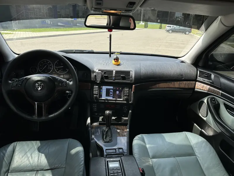 BMW 5 Series, 2001
