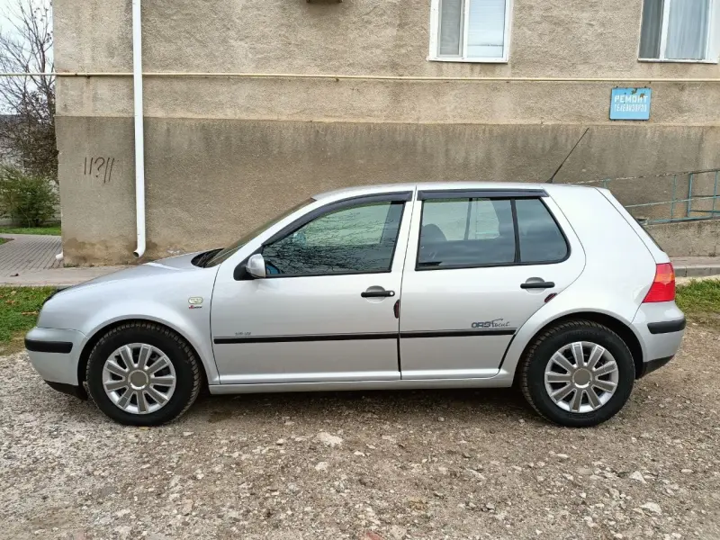 Volkswagen Golf, 2000