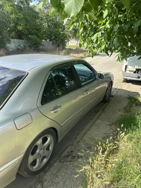 Mercedes-Benz E-Class, 2001