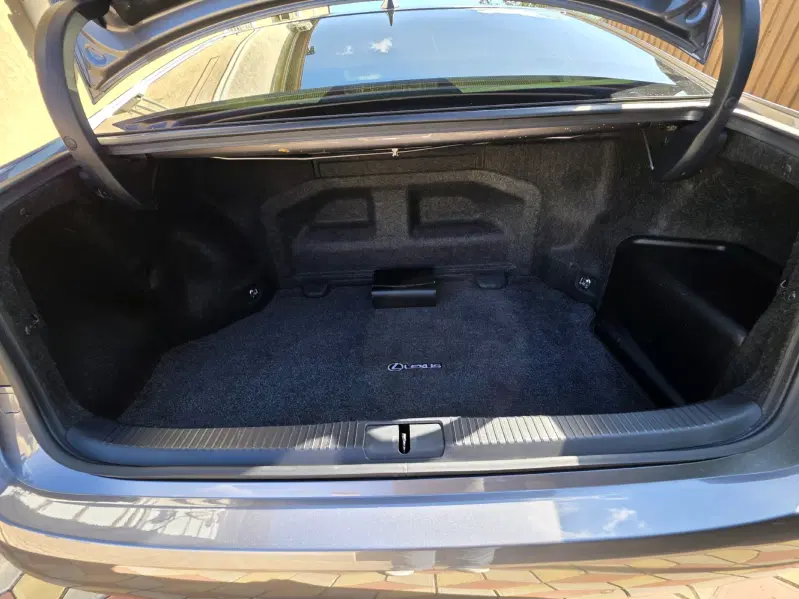 Lexus ES, 2014