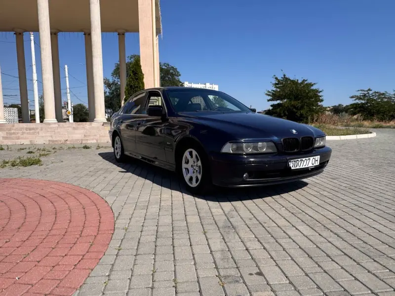 BMW 5 Series, 2001