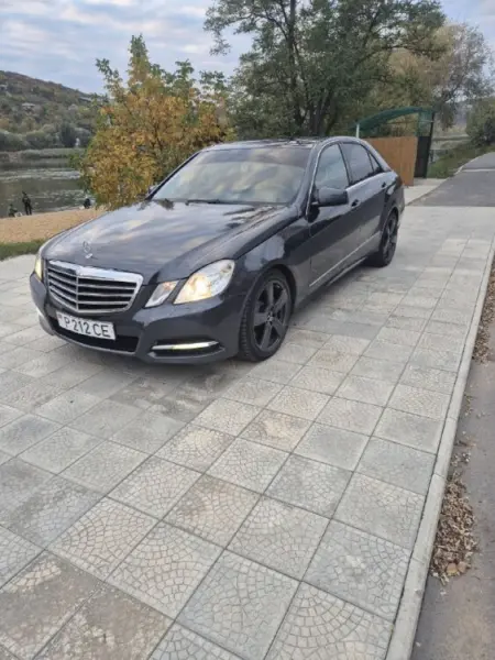 Mercedes-Benz E-Class, 2010