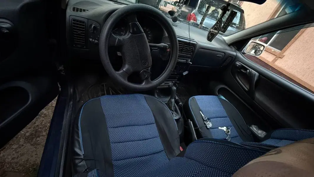 Volkswagen Golf, 2001