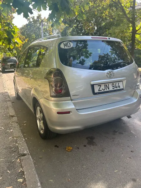 Toyota Corolla Verso, 2005