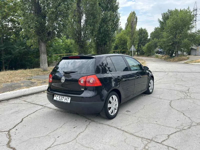 Volkswagen Golf, 2004