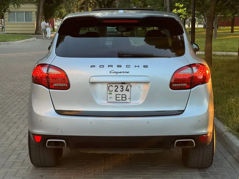 Porsche Cayenne, 2012